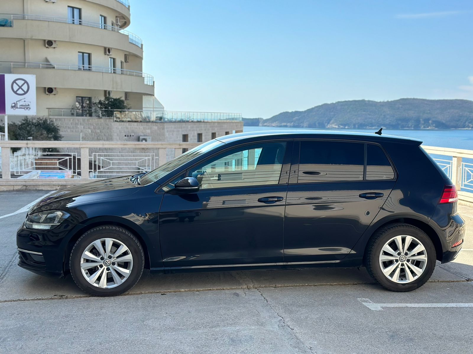 Volkswagen Golf - Image 5