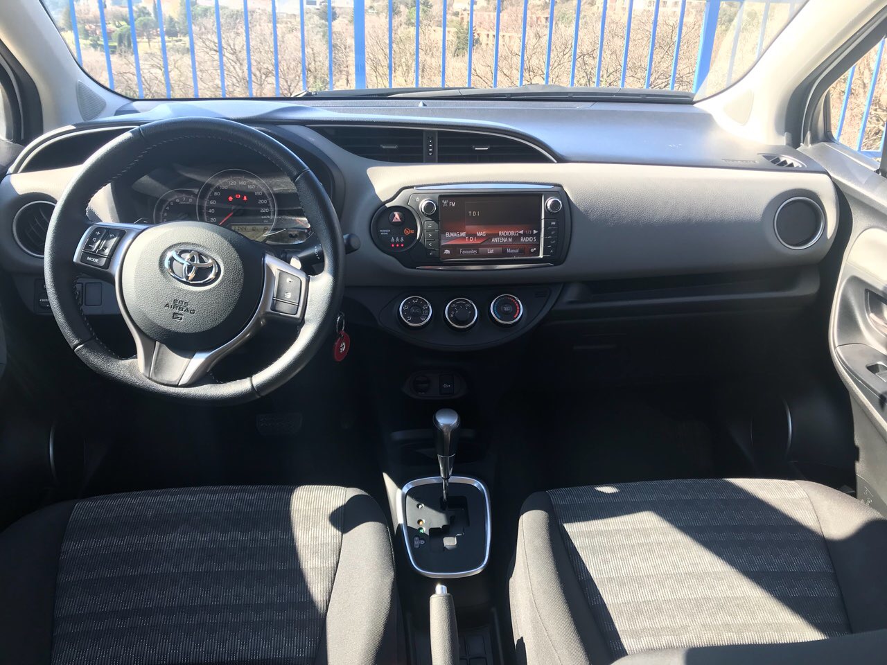 Toyota Yaris - Image 2