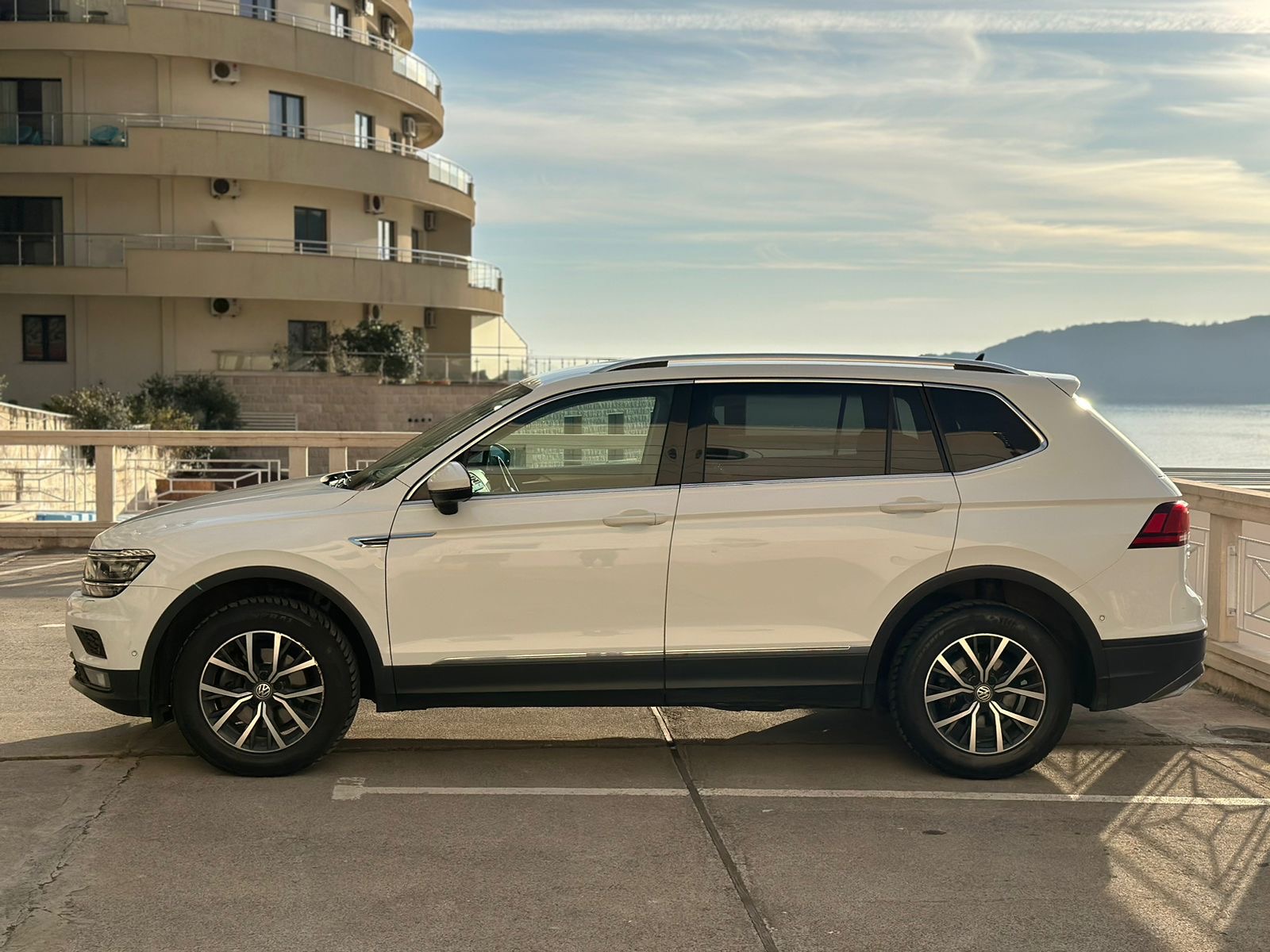 Volkswagen Tiguan - Image 6