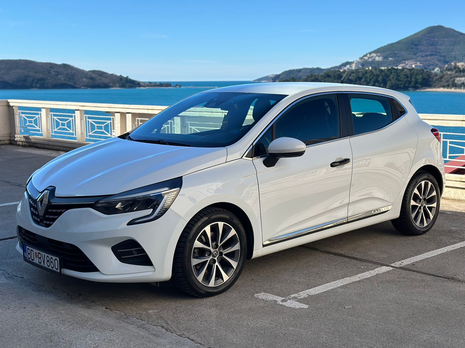 Renault Clio - Image 1