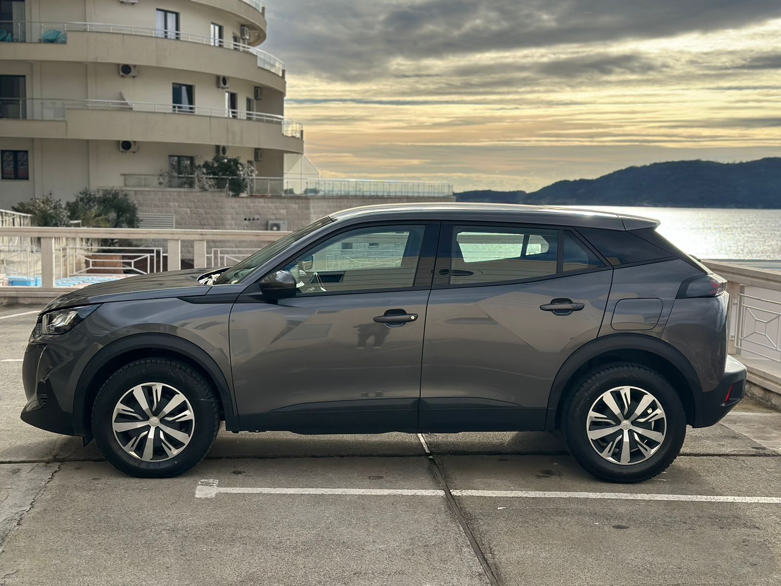 Peugeot 2008 - Image 7