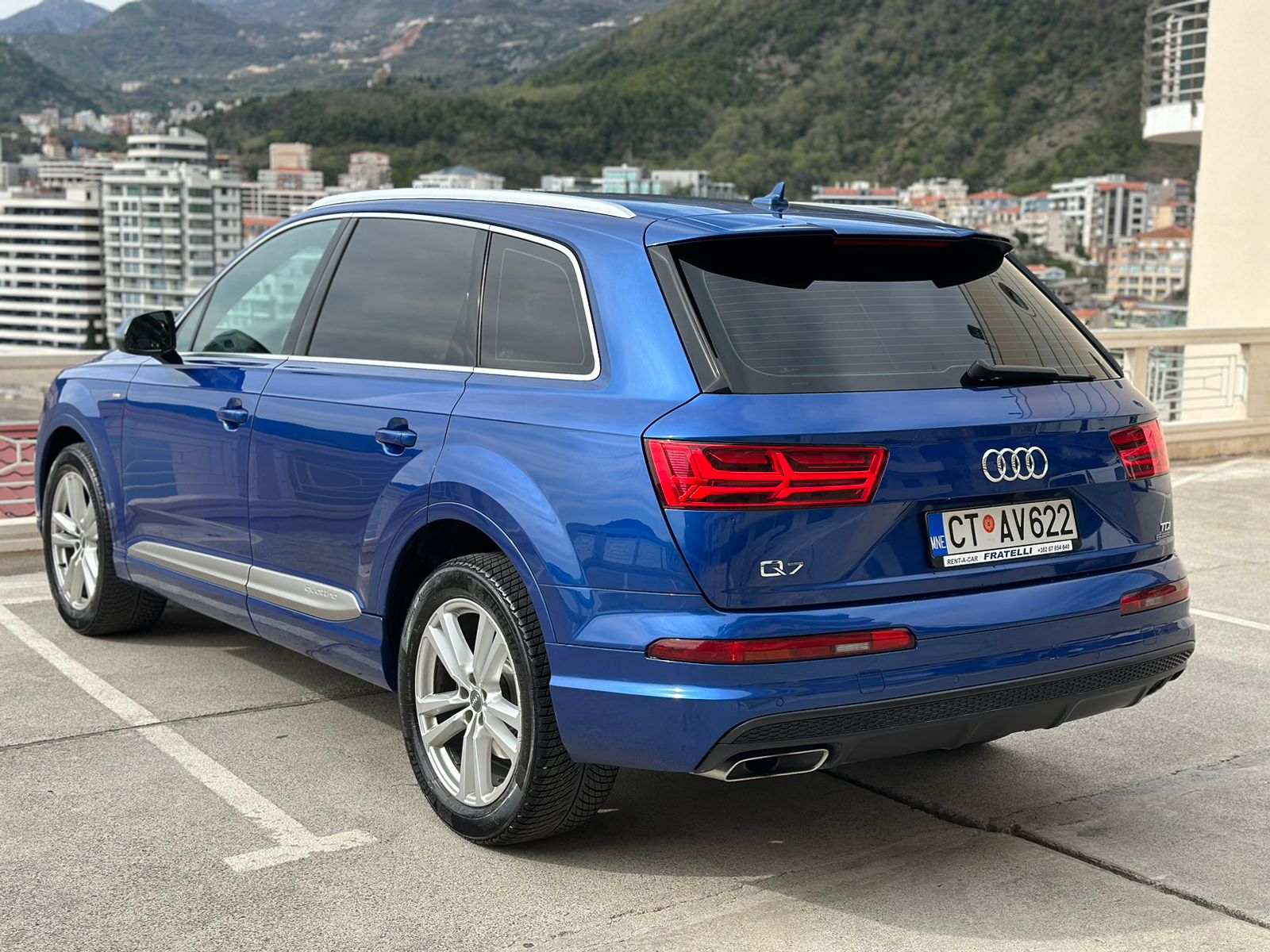 Audi Q7 - Image 6