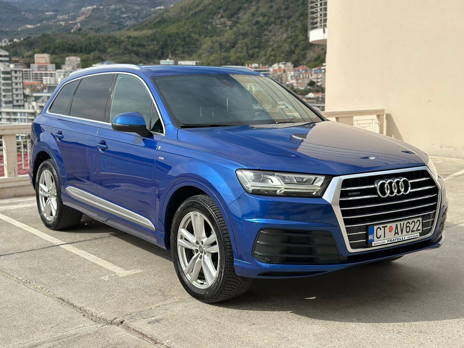 Audi Q7 - Image 2