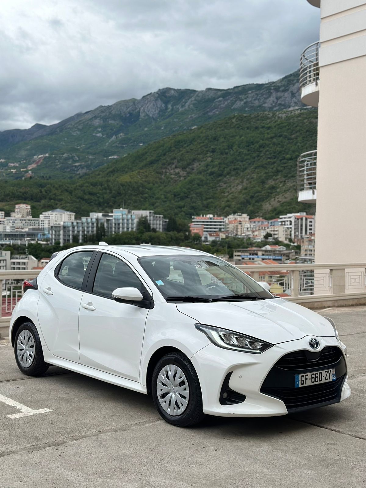 Toyota Yaris - Image 2